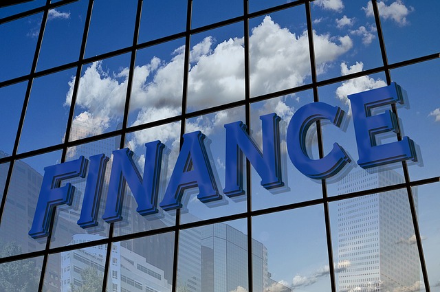 nápis finance